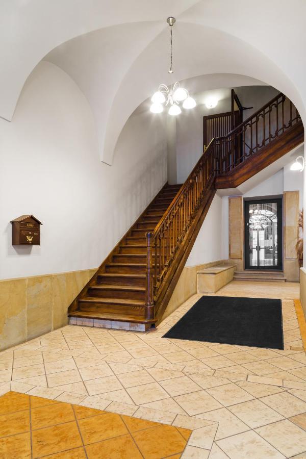 Glamorous Apartment In Heart Of Old Town Krakow Luaran gambar